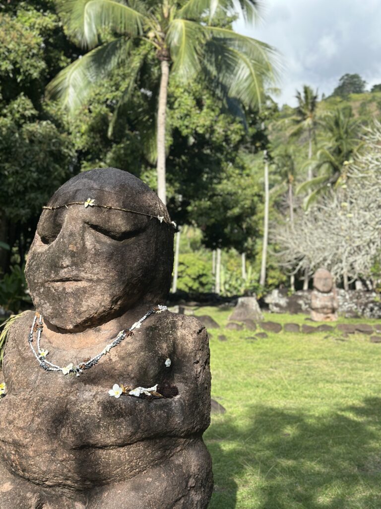 Tiki au Marae Arahurahu, Tahiti